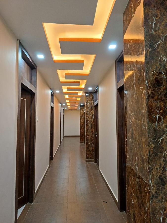 Hotel Cross Road By Wb Inn Unnāo Buitenkant foto