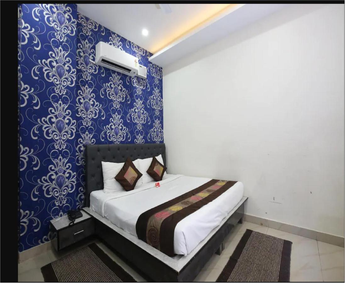 Hotel Cross Road By Wb Inn Unnāo Buitenkant foto